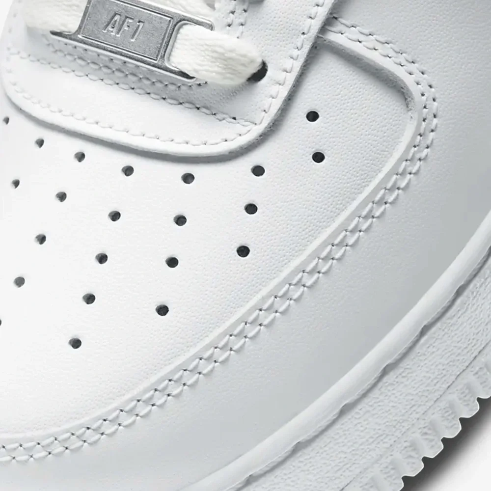 NEW NIKE AIR FORCE 1 Sneakers in White Size US 8 EUR 39 - Picture 2 of 14